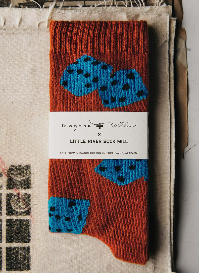 the "tumblin dice" sock in rust - Model