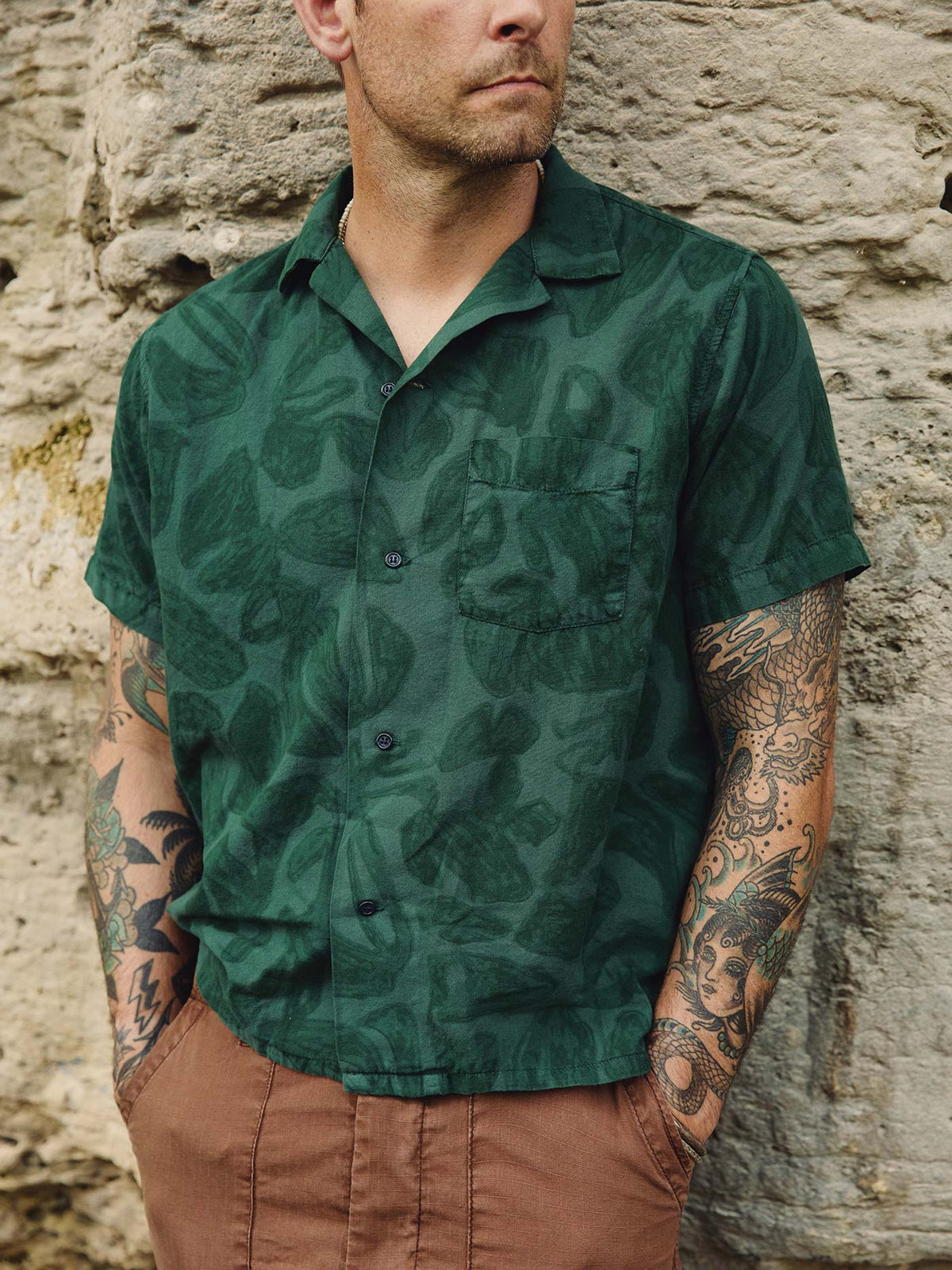 the serra camp shirt in painted botanic