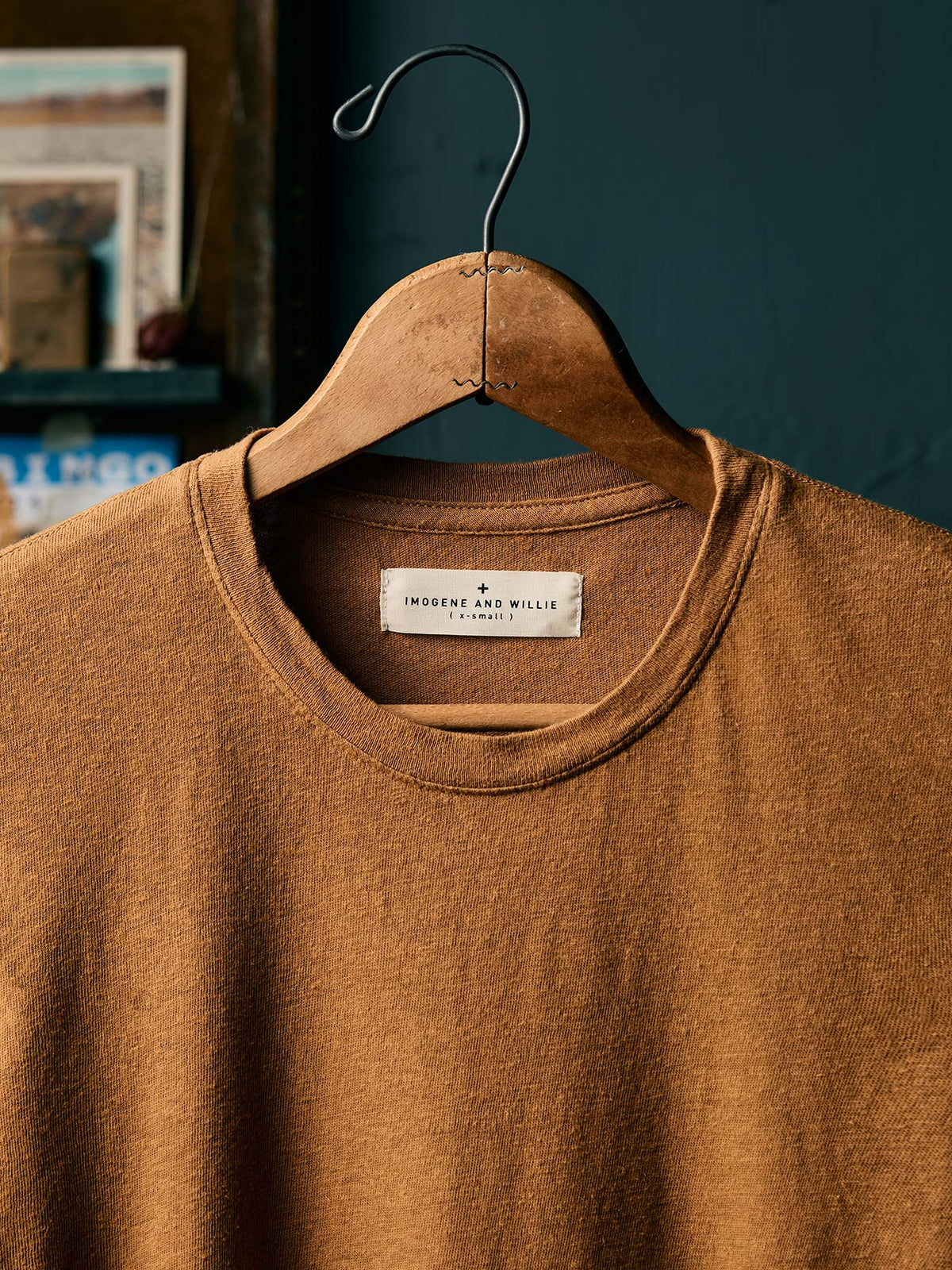 the cotton hemp tee in field brown
