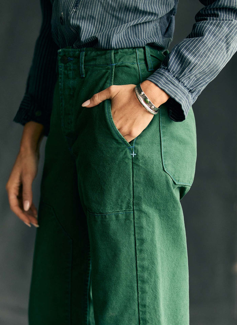 clarke canvas workpant in spruce - Model
