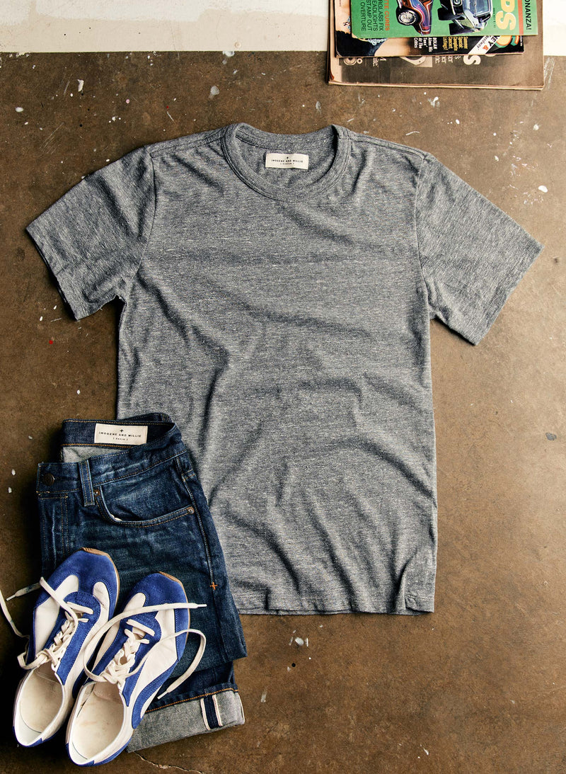 classic knit heather grey crew - Model