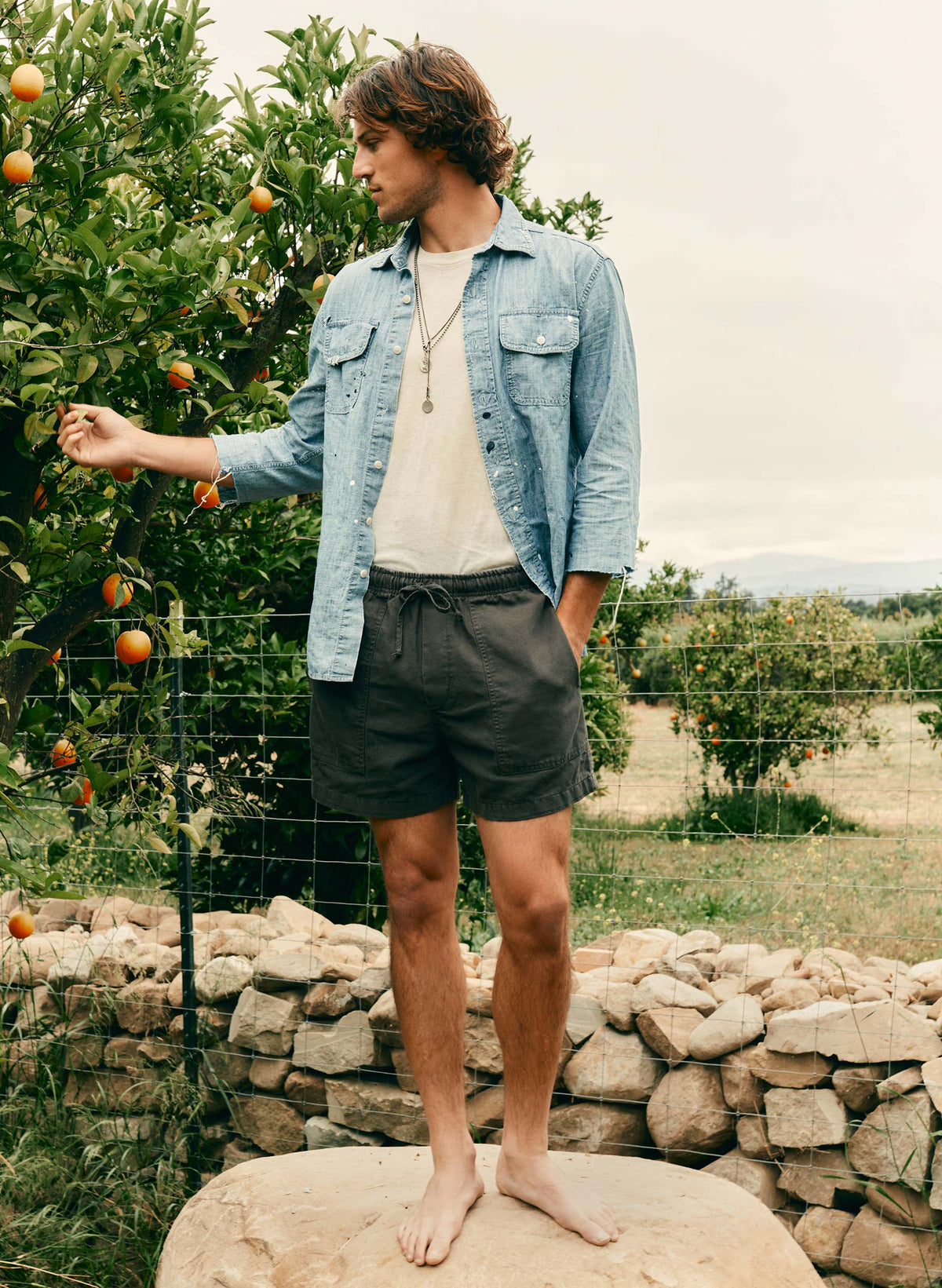 the canvas lounge short in faded black