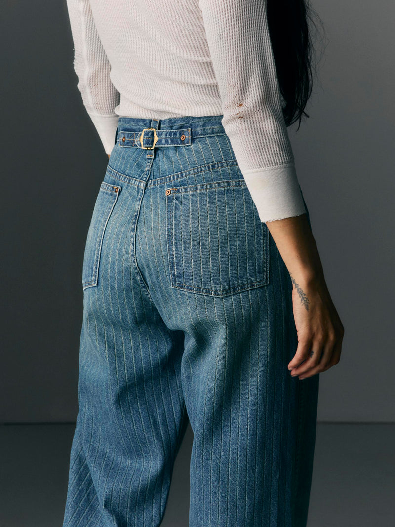 buckleback jean in washed indigo stripe - Model
