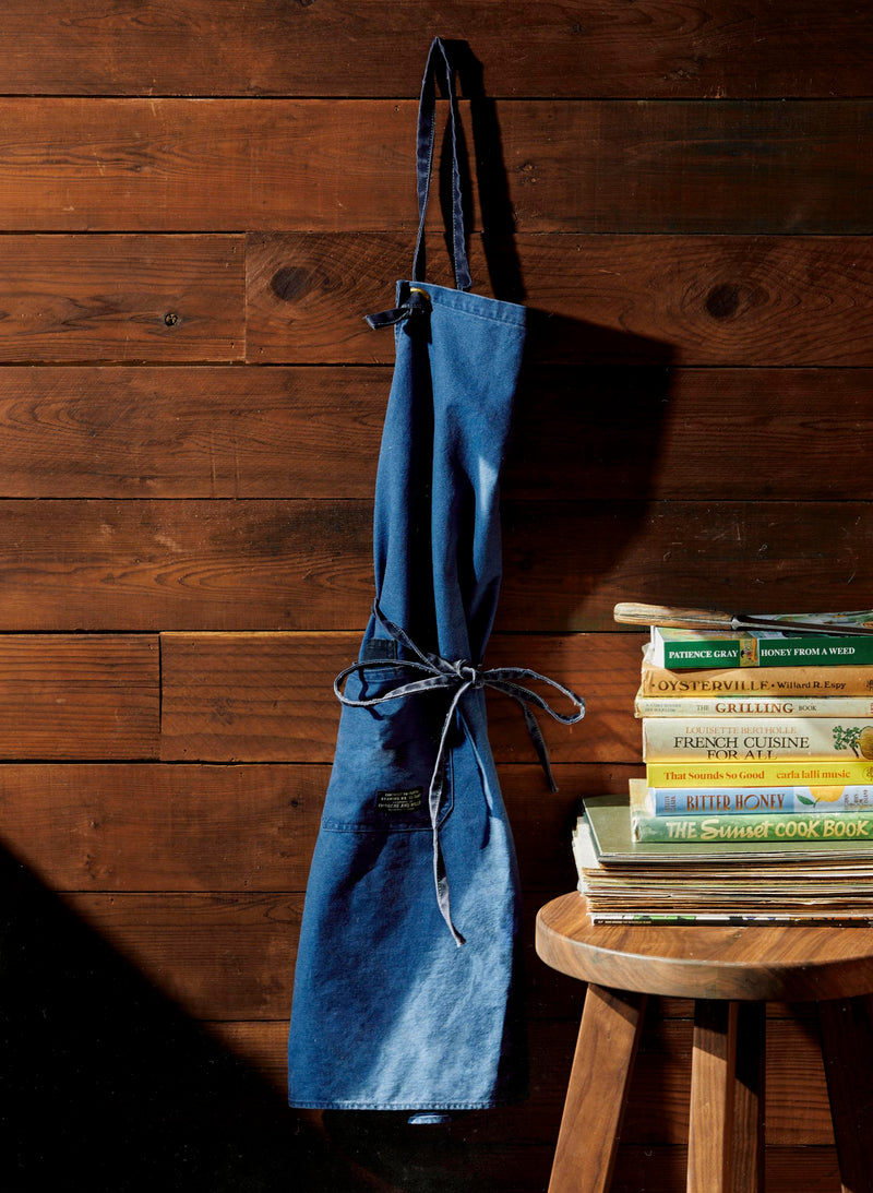 the "cascabel" canvas apron - Model