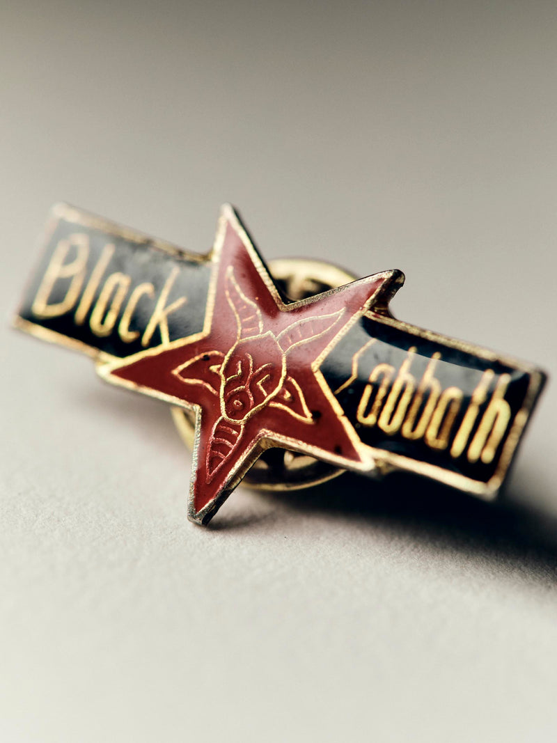 vintage 80's black sabbath "goat" pin - Model
