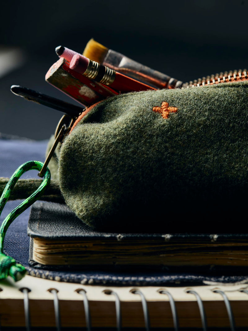 the i+w pencil bag in wool - Model