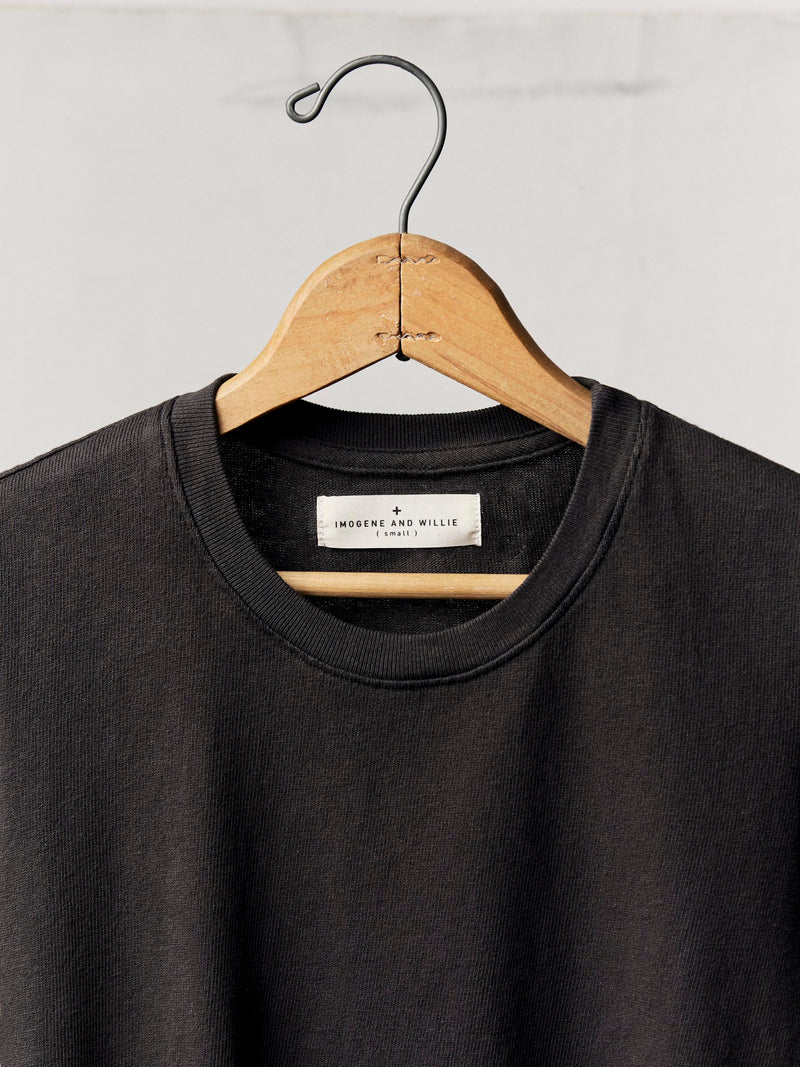 the baby tee in faded black - Model