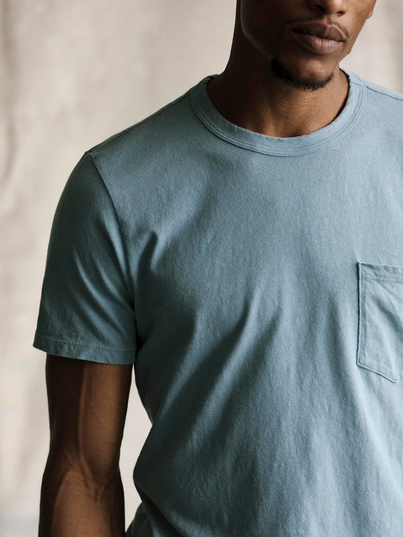 sky blue knit pocket tee - Model