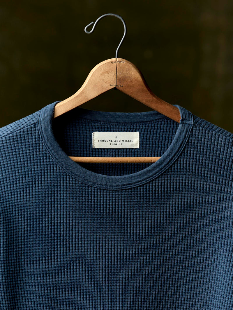 long sleeve thermal crew in steel blue - Model