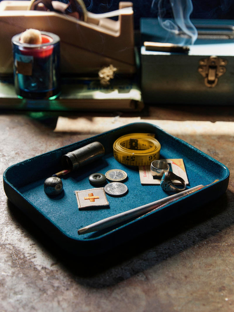 emil erwin blue leather tray - Model