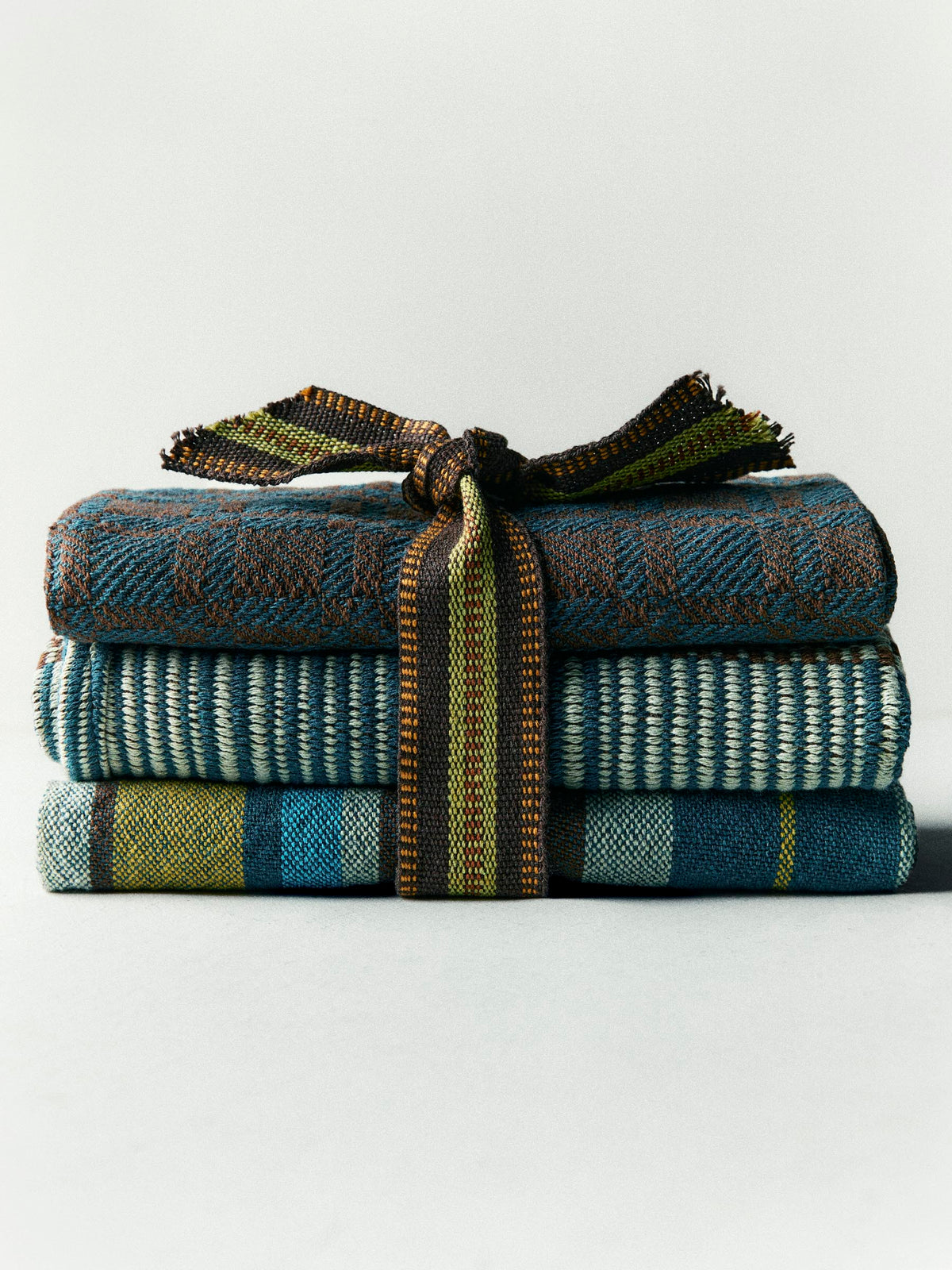 i+w x family heirloom weavers hand towel pack 05