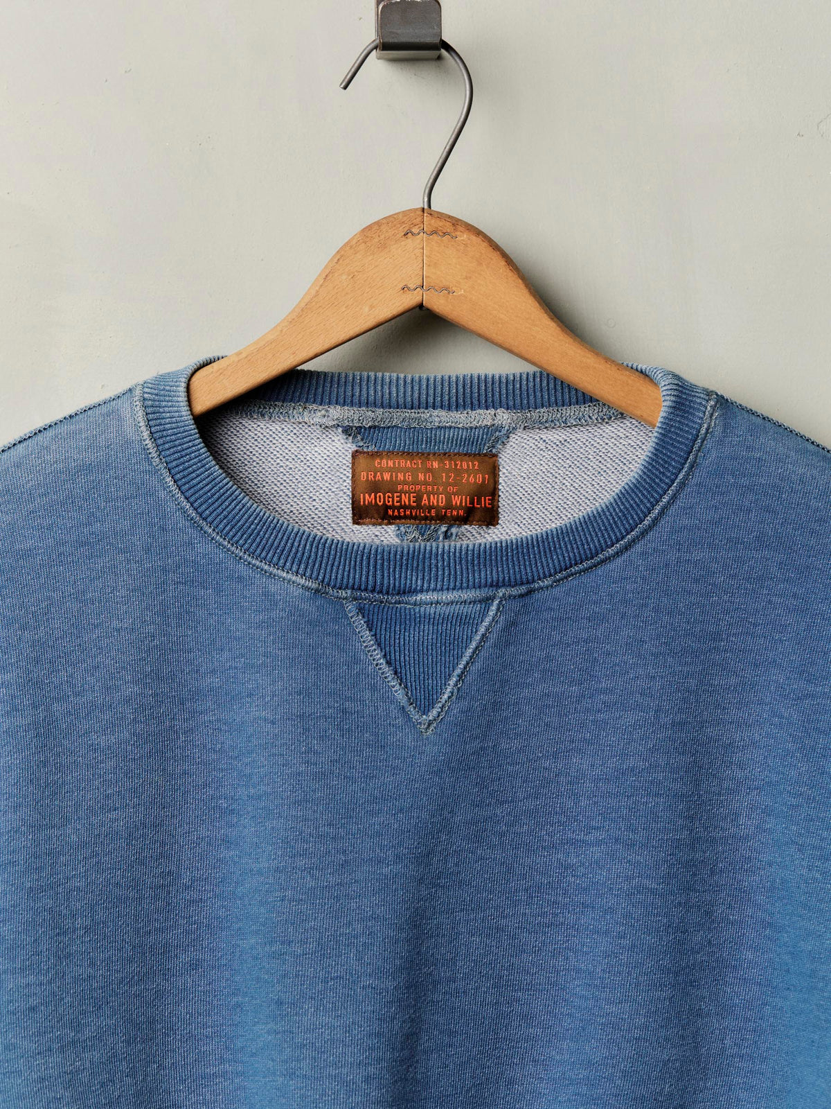penny sweatshirt in washed indigo