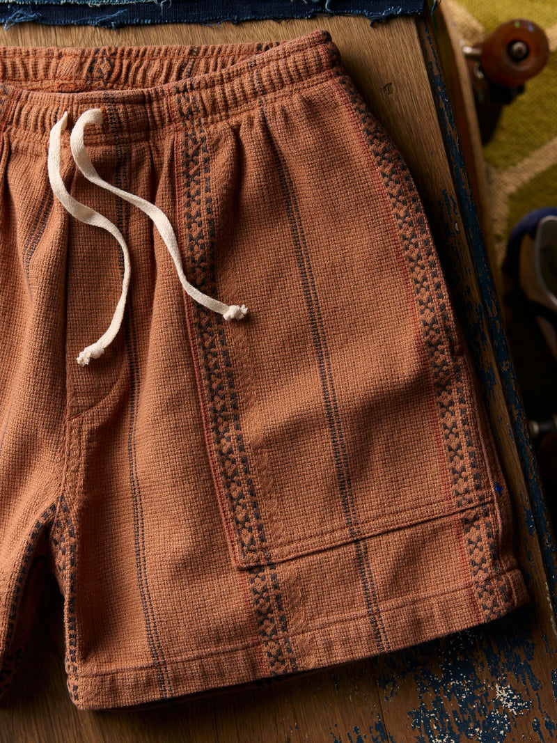 lagos lounge short in brown - Model