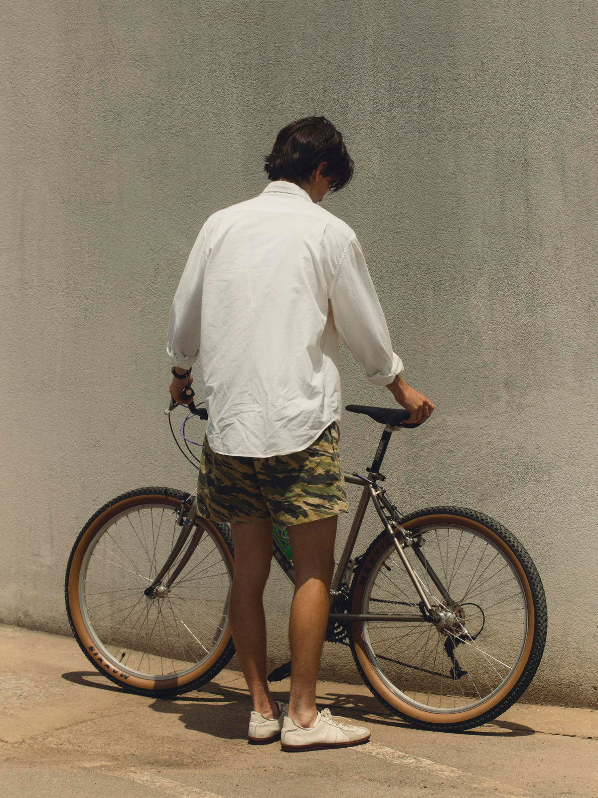 lightweight beach oxford in white
