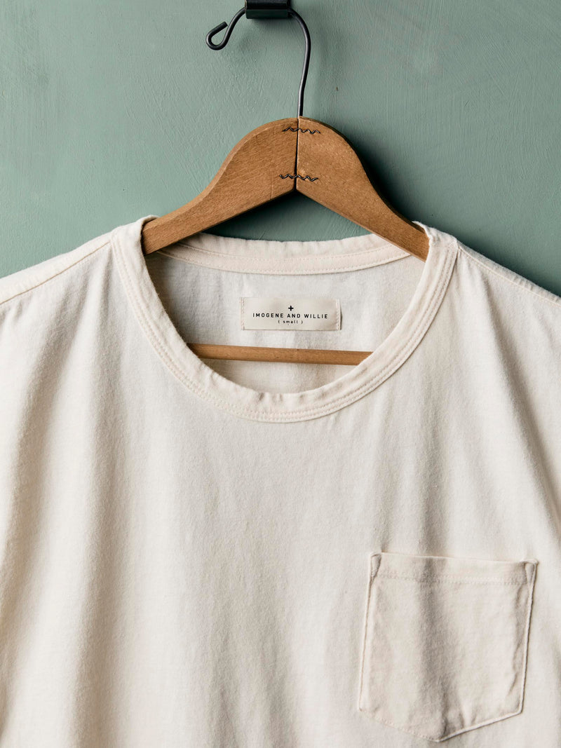 classic knit pocket tee - Model
