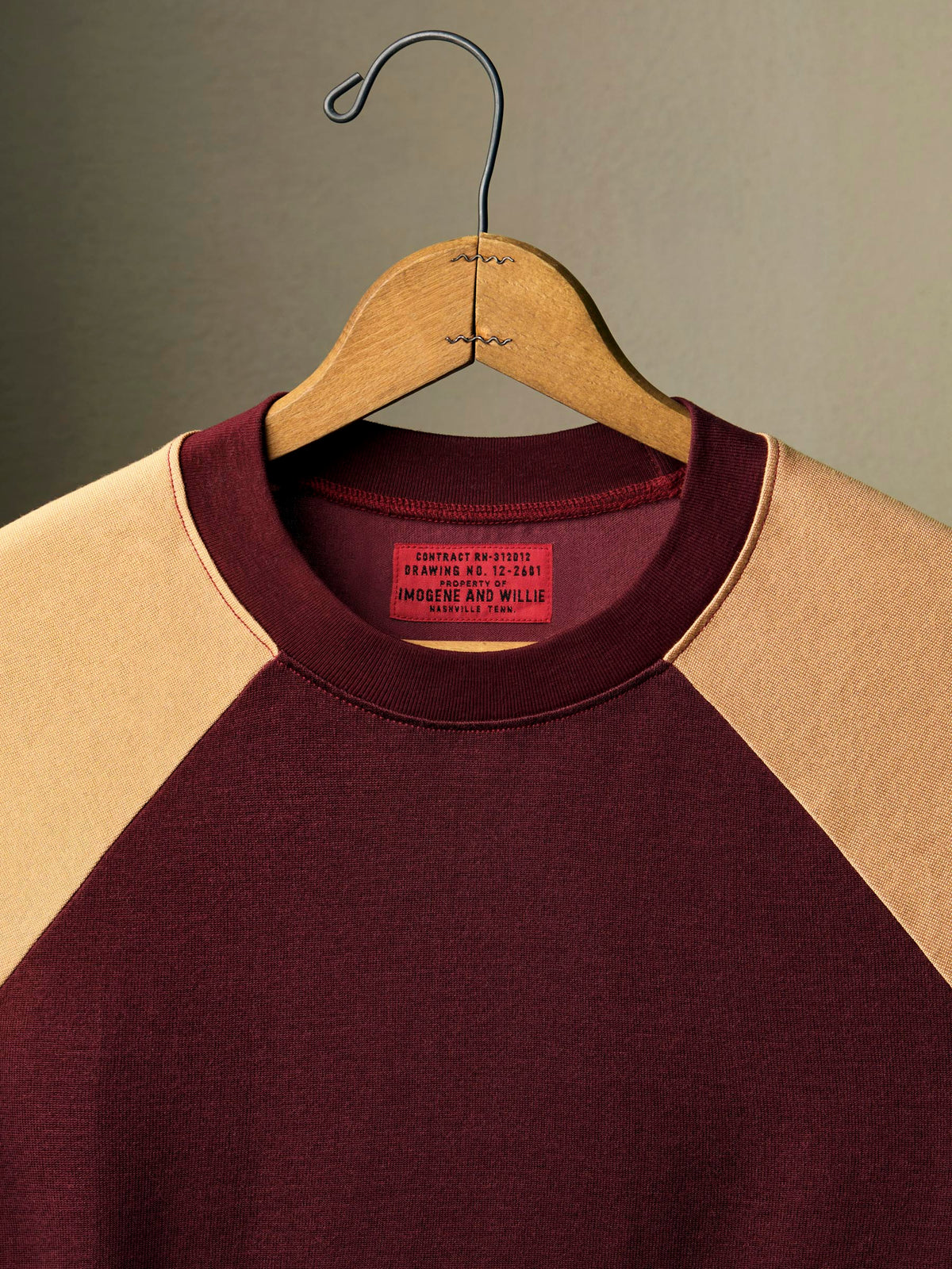 knit raglan crew in maroon