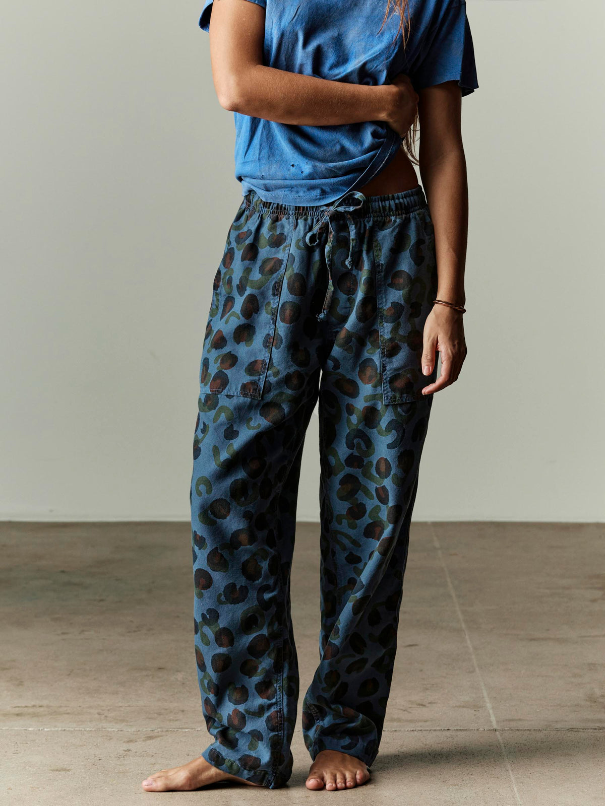 Dark Gray ventura chore pant in blue rosette