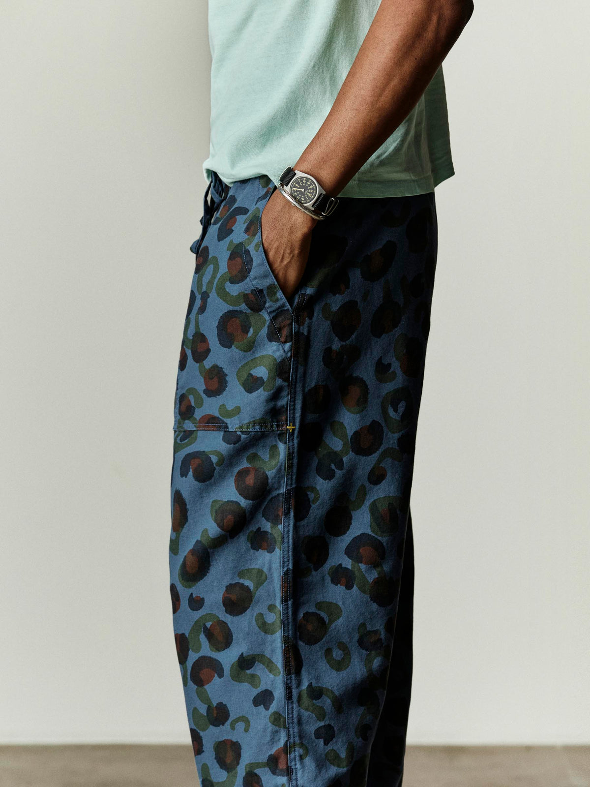 ventura chore pant in blue rosette